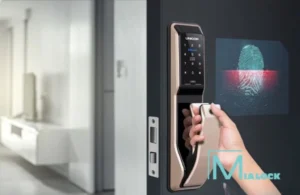 Khóa cửa vân tay loại nào tốt mặt trước