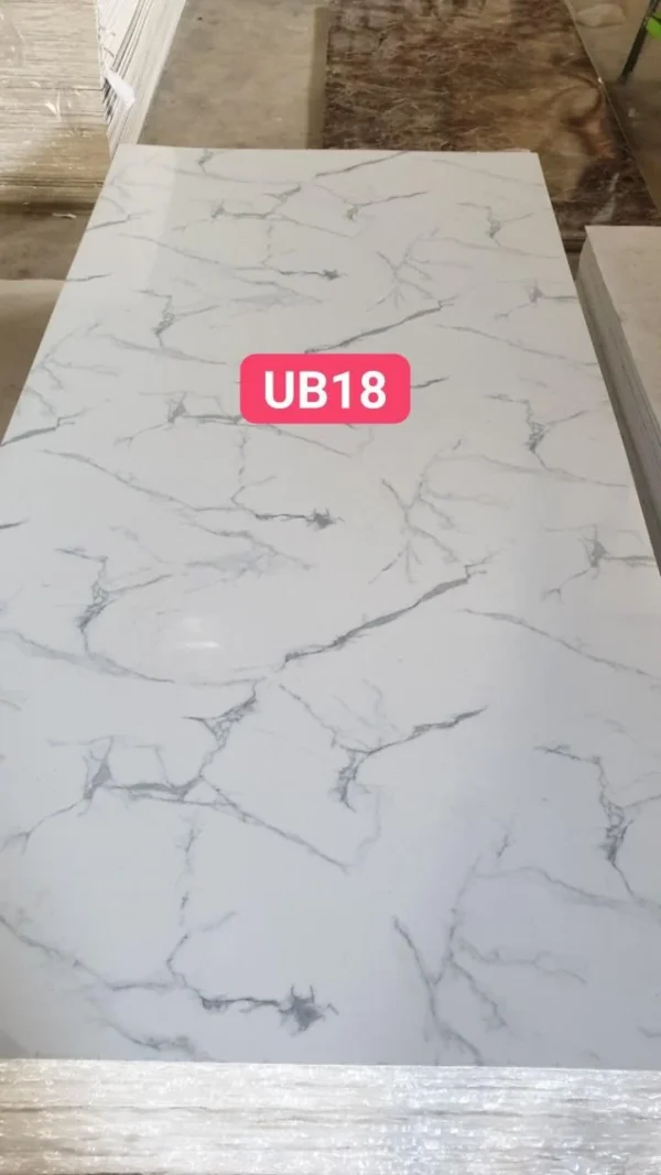 Tam nhua pvc gia da mặt trước