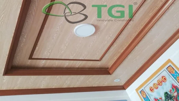 Tấm Ốp PVC Vân Gỗ 600mm TGW-8603 cận cảnh