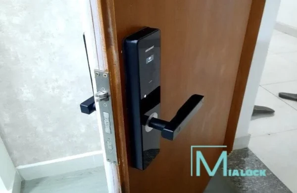 Khóa Cửa Vân Tay MiaLock 5in1 MIA-WH35-B/W