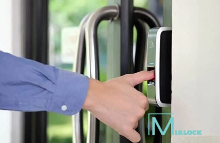 Khóa Dùng Cảm Biến Vân Tay Có độ An Toàn Bảo Mật Nhất định, Lưu Trữ Vân Tay ở Dạng 2d Còn Một Số Hạn Chế