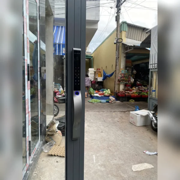 Khóa Cửa Nhôm Xingfa Face ID Tĩnh Mạch Có Camera Mialock MIA-K6 ảnh thực tế