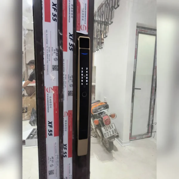 Khóa Cửa Nhôm Xingfa Face ID Tĩnh Mạch Mialock 7in1 MIA-K7 góc chụp khác